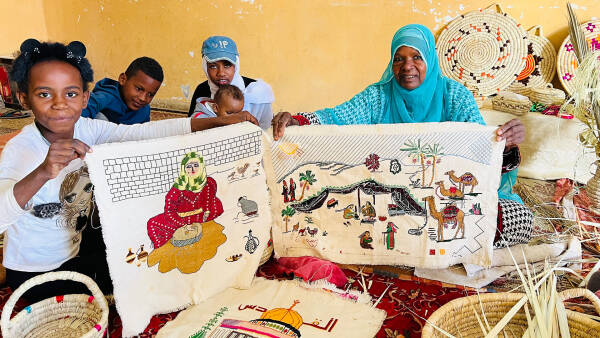 JINHAGENCY | Gazan woman turns palm leaves into art form